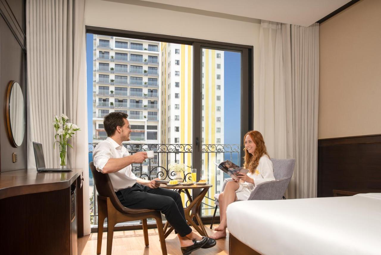 Golden Lotus - Rooftop Bar Sea View Khách sạn 4*
